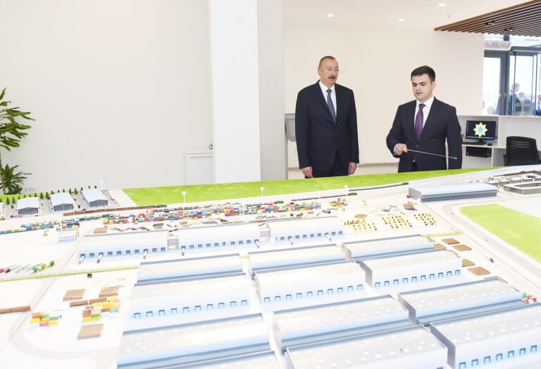 İlham Əliyev Abşeron Logistika Mərkəzinin açılışında iştirak edib